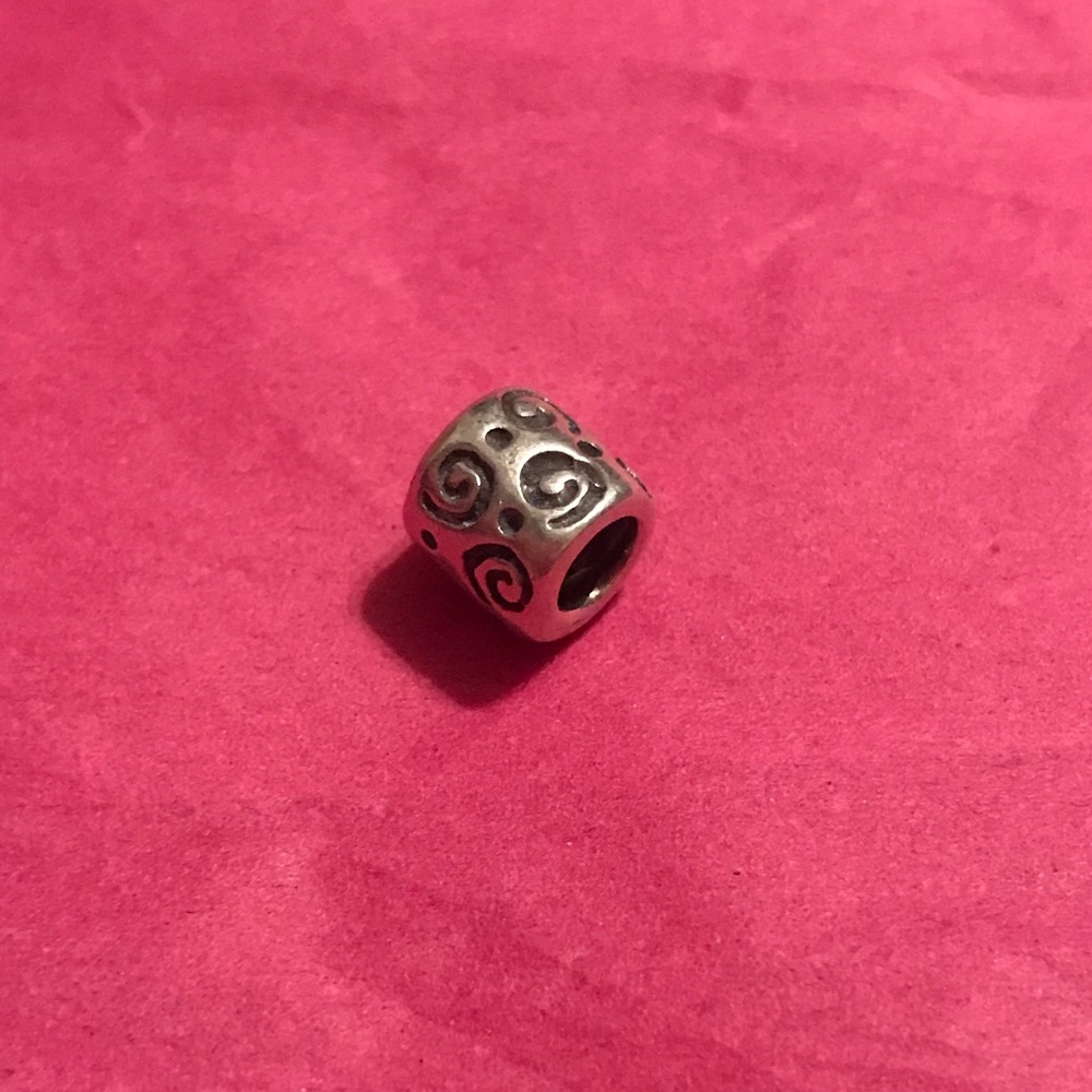 🌀 Pandora Charm